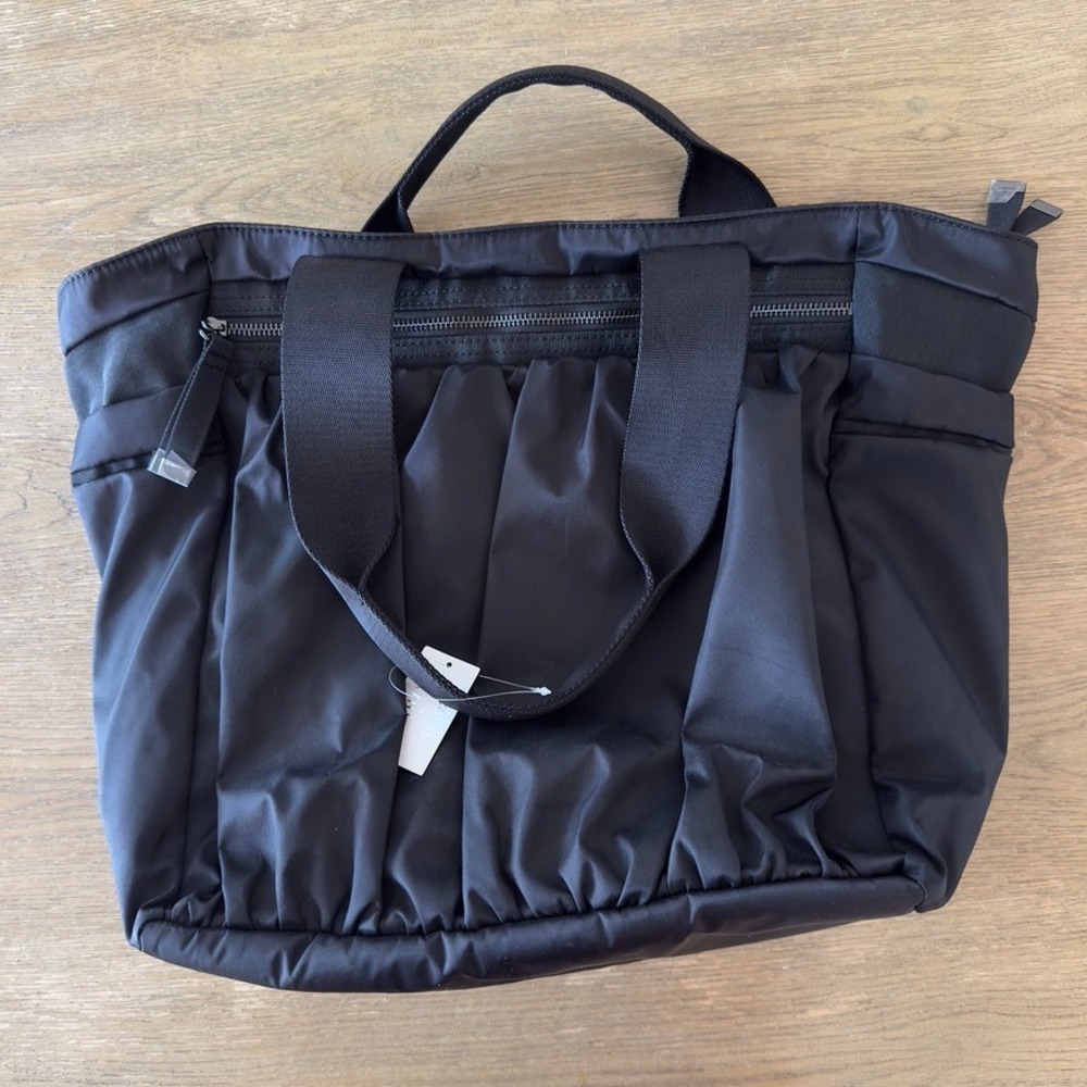 NEW Caraa x Athleta Collab City Tote-Gym Bag-Laptop Weekender-Black-Nylon Lghtwt - Picture 8 of 16